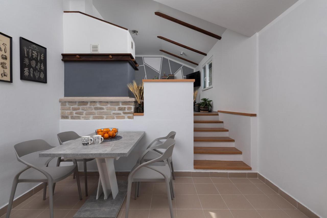 Vila House